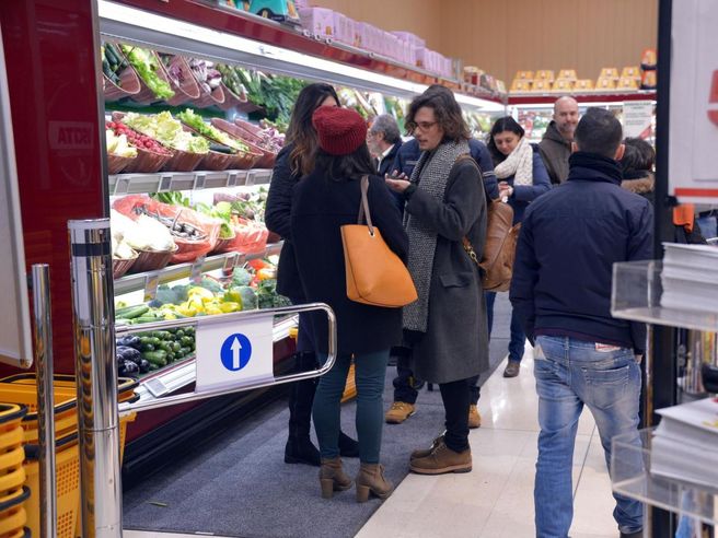 Inflazione: Unc, grave che prezzi non precipitino. Stangata cibo: +314 euro per coppie con 3 figli