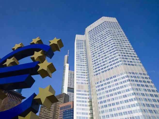 Eurozona: a febbraio vendite al dettaglio a -0,8% m/m e -3% a/a