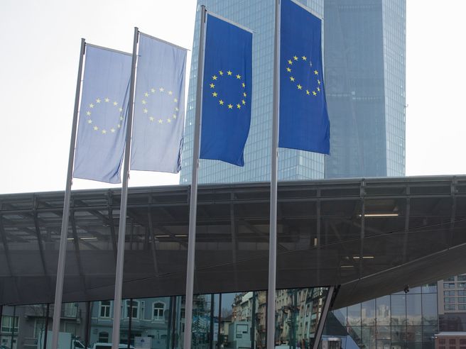 Bce, Angeloni: ‘grandissimi progressi banche italiane con Npl, ma riduzione ancora non completata’