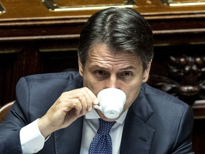 Conte promette taglio Irpef al 20%, taglio tasse anche per redditi più alti