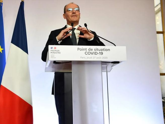Emergenza Covid: obbligo mascherine a Parigi, obiettivo 1 milione di test a settimana in Francia
