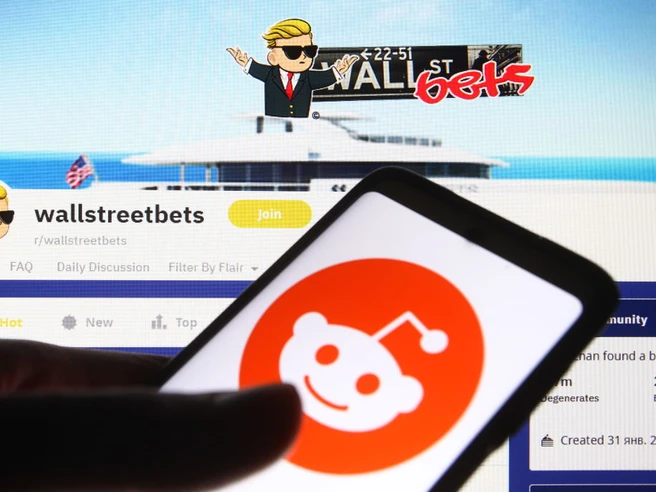 Wall Street futures, sul Nasdaq Tesla +3% dopo -10% nell’ultimo mese. Giù i siti Reddit, NY Times, Bloomberg,