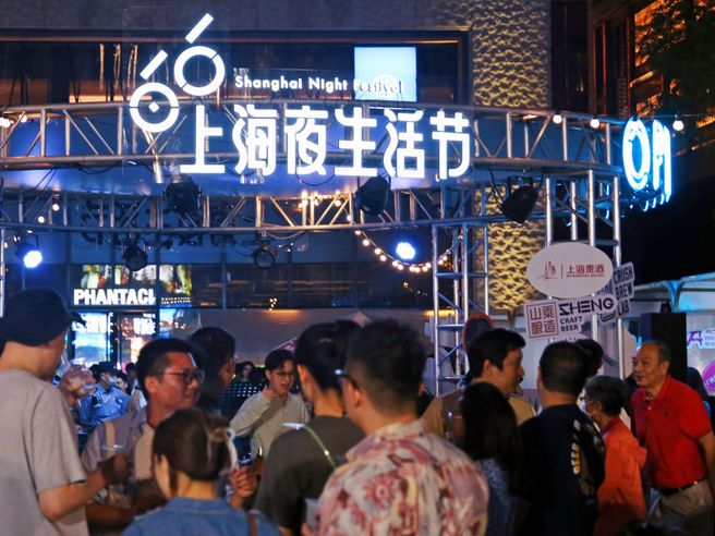 Cina: Pmi servizi batte le attese, in espansione per il quinto mese consecutivo