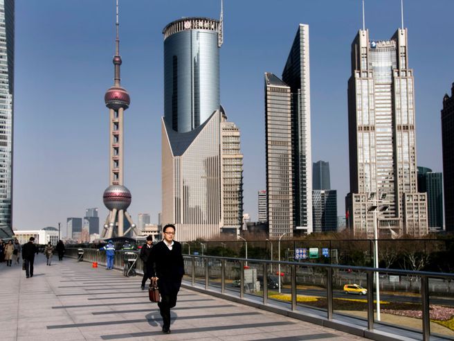 Cina:da inizio anno investimenti in asset fissi +7,3%, peggio delle stime. In mercato immobiliare +8,8%
