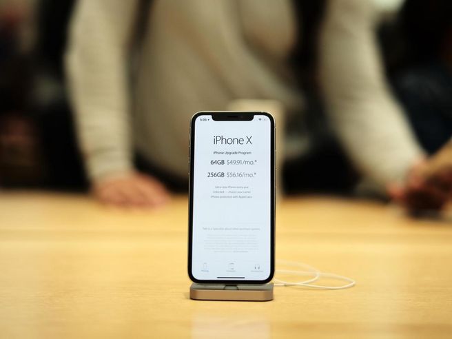 Fonti: Apple produce propri schermi MicroLED. In calo titoli fornitori Samsung e LG Display