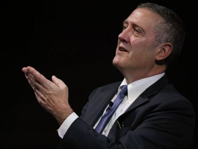 Fed, Bullard presenta la sua ricetta di politica monetaria: fine tapering in I trimestre 2022, poi primo rialzo tassi in primavera o estate