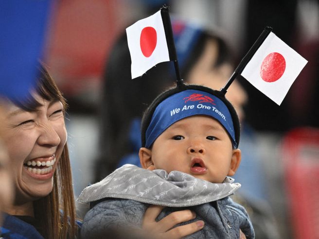 Borsa Tokyo: indice Nikkei 225 sempre più vicino a record storico del 1989