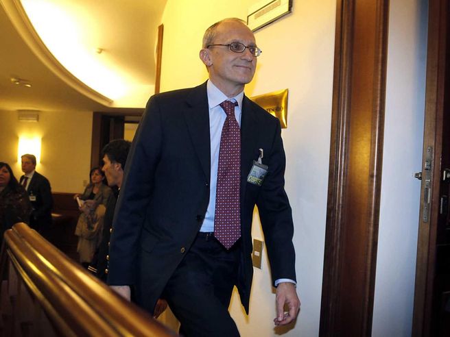 UniCredit giù all’indomani indicazione Orcel da cda. Enria (Bce) apre a M&A con Mps