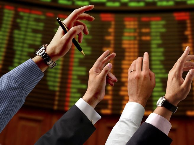 Borse, per Caironi (R&CA) listini sottovalutati ma pesa revisione utili da parte analisti