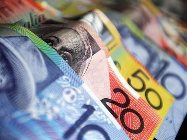 Dollaro debole sul mercato valutario: l’euro recupera 1,30