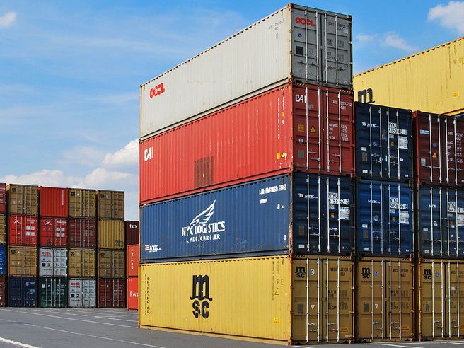 Italia: esportazioni in aumento per il quarto mese consecutivo, bilancia commerciale migliora