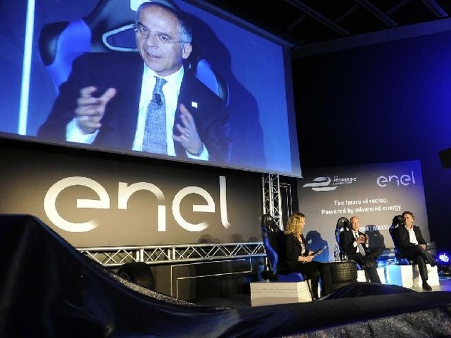 Enel avvia iter cessione 40-50% Open Fiber a Macquarie per massimi 2,65 mld