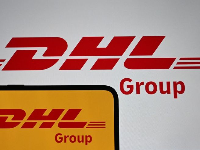DHL Express, previsto adeguamento delle tariffe per il 2024 anche in Italia