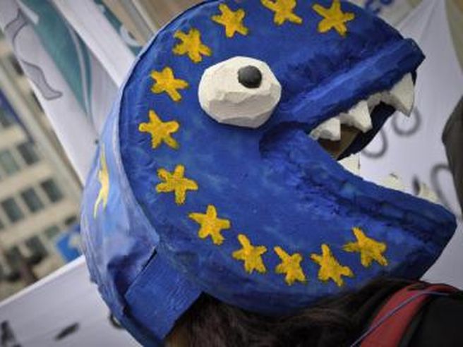 Forex: euro vicino ai massimi a 3 settimane in attesa della Bce