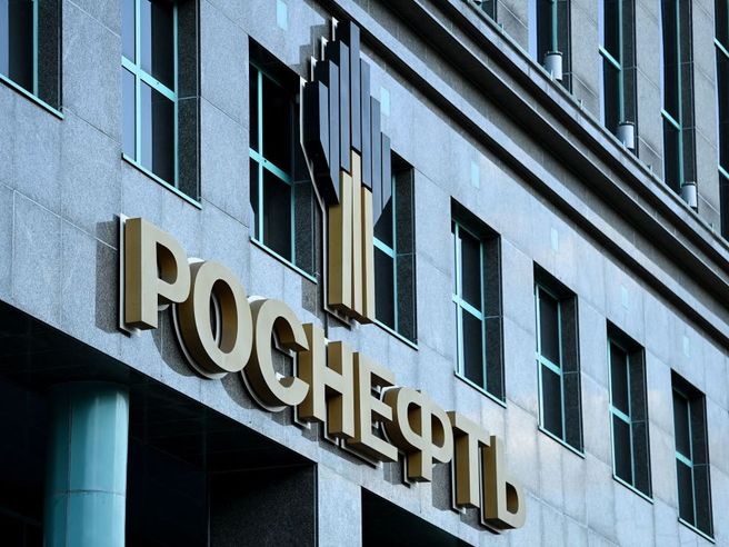 Russia: esodo di massa dai giganti del petrolio. L’addio di BP, Shell, Equinor: Rosneft e Gazprom ‘mollate’