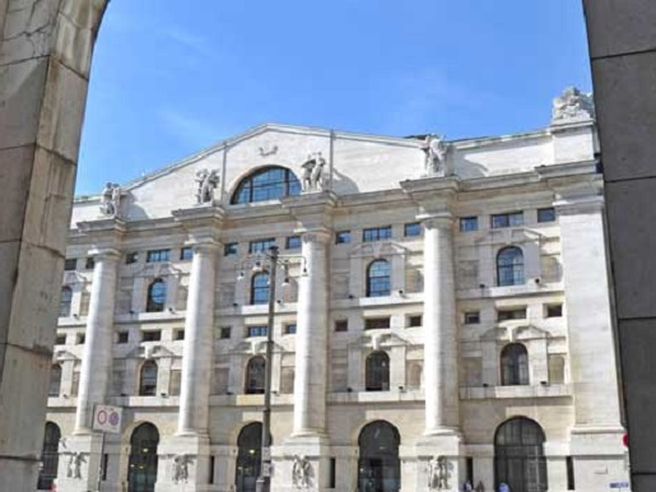 Piazza Affari accelera: Ftse Mib +1,5% sopra la soglia dei 22mila punti, Fca a 17 euro