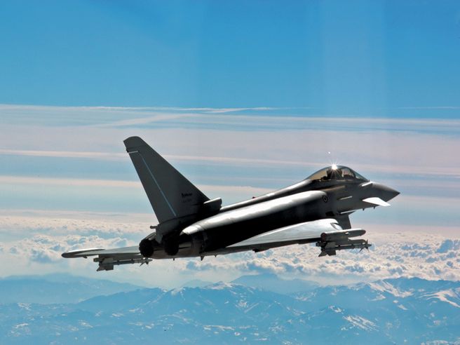 Finmeccanica: titolo ancora giù nonostante mancata fusione Eads-Bae. Di Paola, società e Governo valuteranno