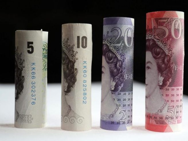 Sterlina accelera al ribasso con discorso May: a minimo in due giorni su euro, buca $1,35 sul dollaro