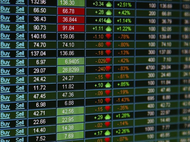 Avvio debole per i listini europei