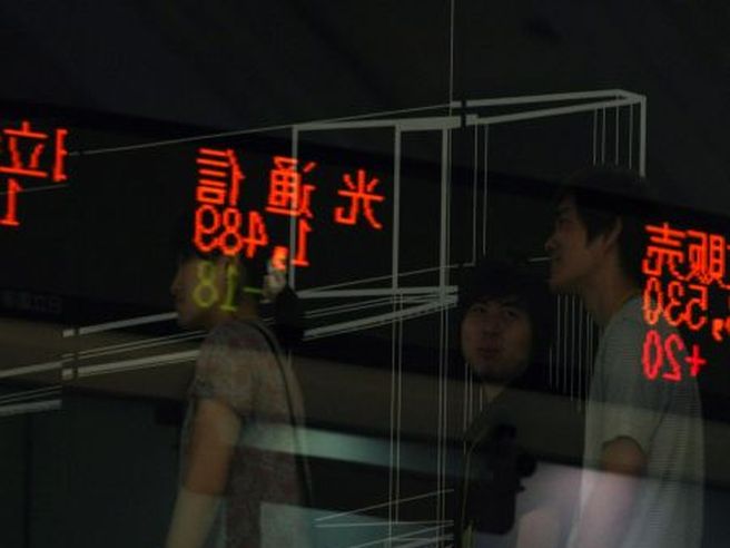 Borse asiatiche: Shanghai e Hong Kong chiudono in netto ribasso