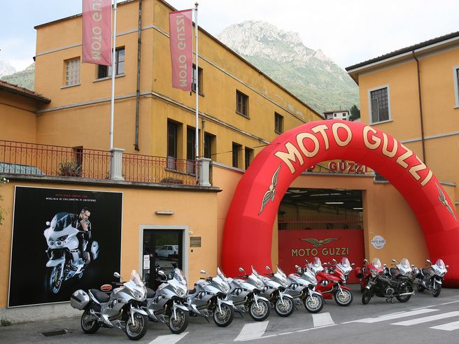 Piaggio: Moto Guzzi V85 TT, avviata produzione. Entro fine febbraio dai concessionari