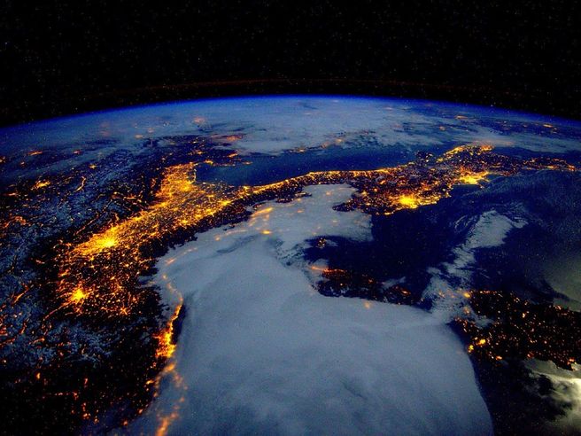 Commissione Ue: recessione globale più forte del previsto (-4,3%), la ripresa 2021 più debole