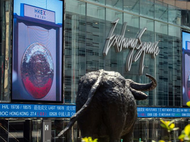Borsa Hong Kong -1,75%. Vendite in Asia post sell Wall Street e in attesa Fed